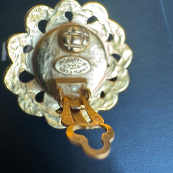 Chanel Vintage Green Gripoix Camellia Flower Clip On Earrings 97P Gold Plated - Picture 3 of 6